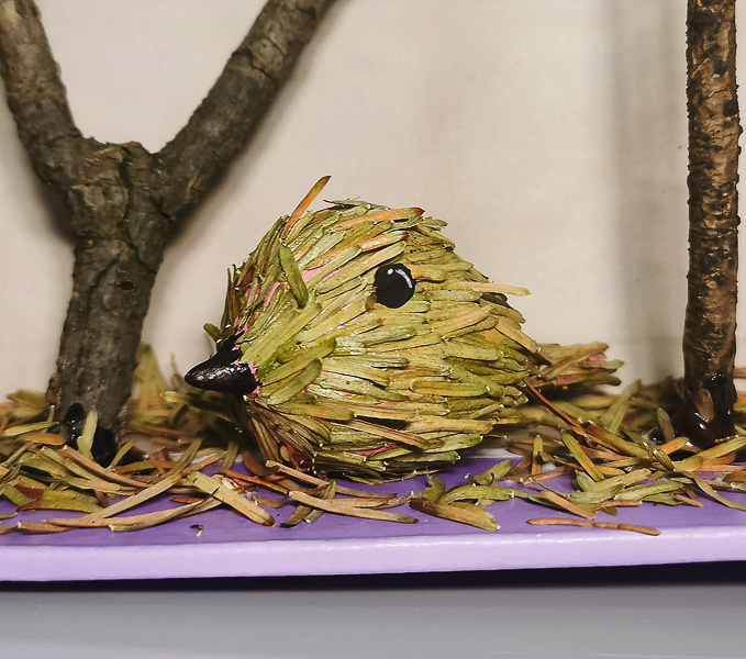 于是大大小小的鸟都飞了过来，它们叽叽喳喳，快活的很。