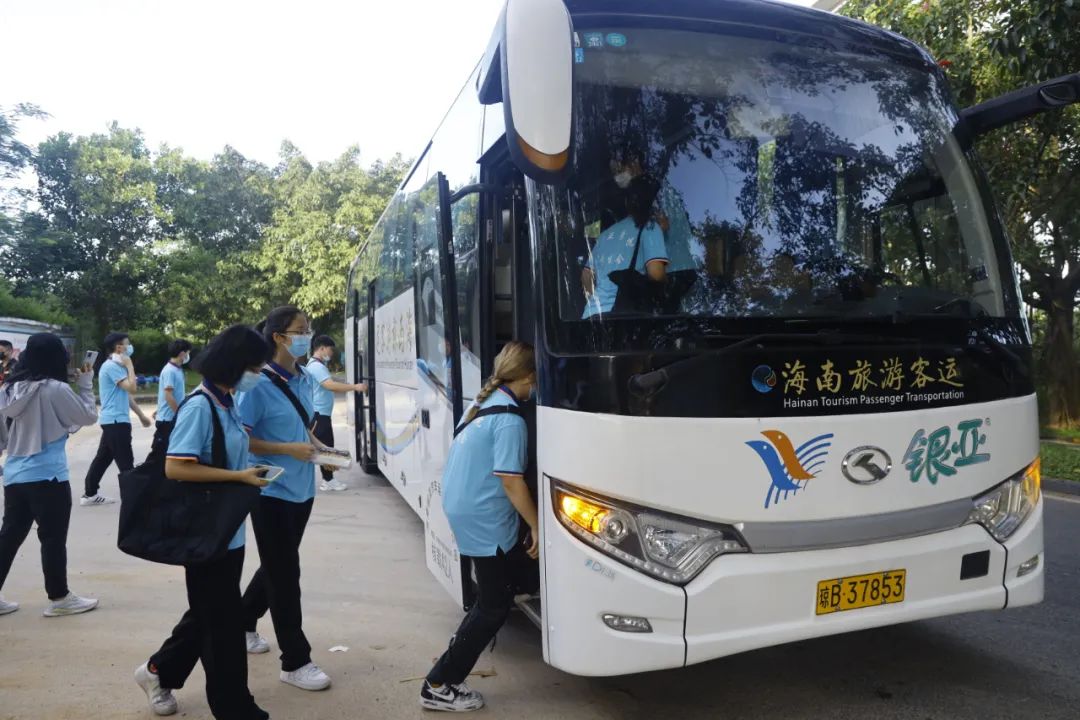 接机接站现场直拍终于等到你