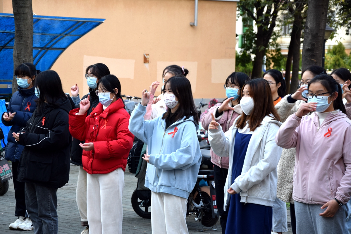 国际志愿者日华农青年志愿者做了这些事