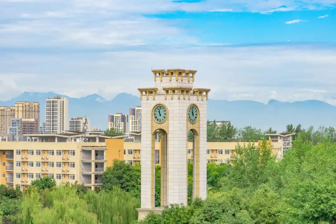 从云端之上遇见西财——航拍西财 - 西南财经大学 - 中国大学生在线