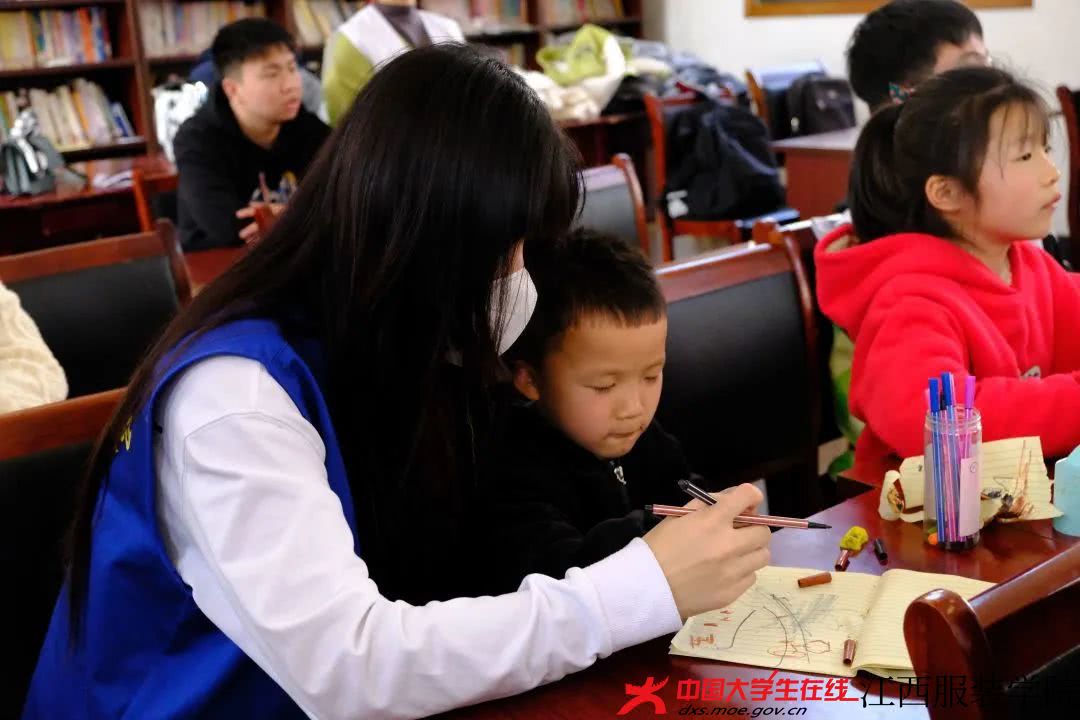 服装设计学院.jpg 服装设计学院.jpg