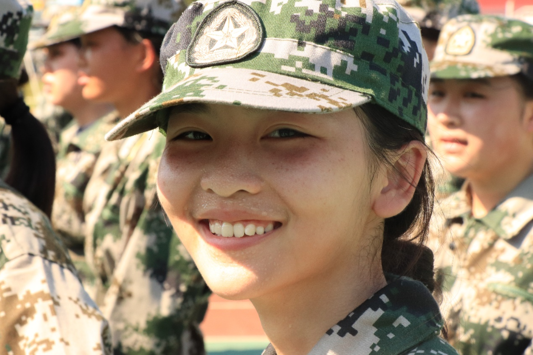 点击查看属于你的军训笑容 - 湖南师范大学星网 - 中国大学生在线