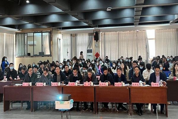 学校领导和创业专家席比赛活动 安徽师范大学官网提供.jpg 学校领导和创业专家席比赛活动 安徽师范大学官网提供.jpg