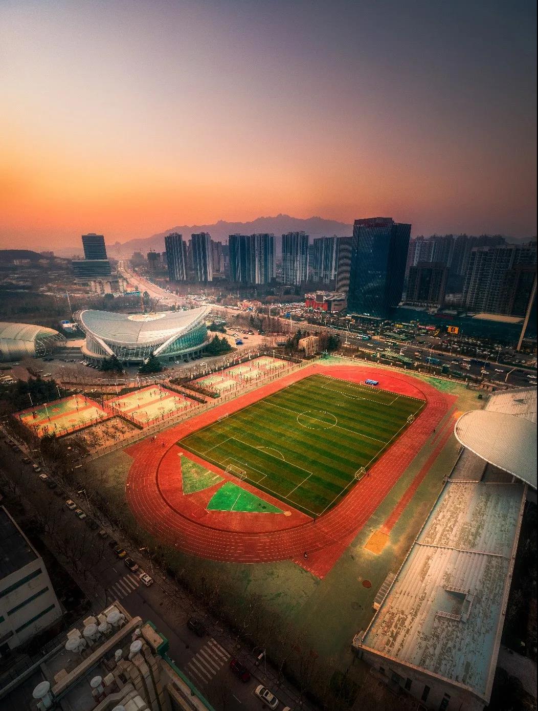 暮色西沉
安静的校园