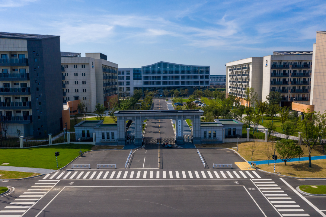 南航24节气丨秋分:矗立的南航时光 - 南京航空航天大学 - 中国大学生
